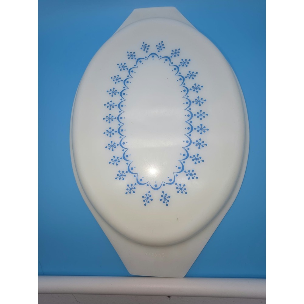 Vintage Pyrex Snowflake Garland Oval Lid Blue White Replacement USA 12.5"